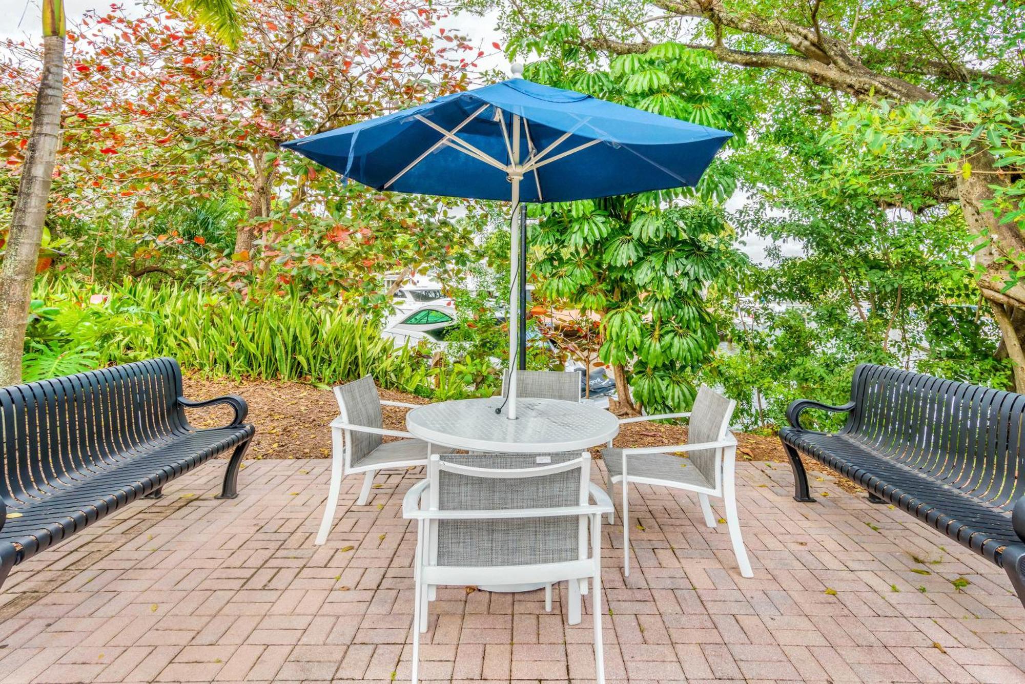Stunning Centrally Located Apartments At New River Cove In South Florida フォート・ローダーデール エクステリア 写真