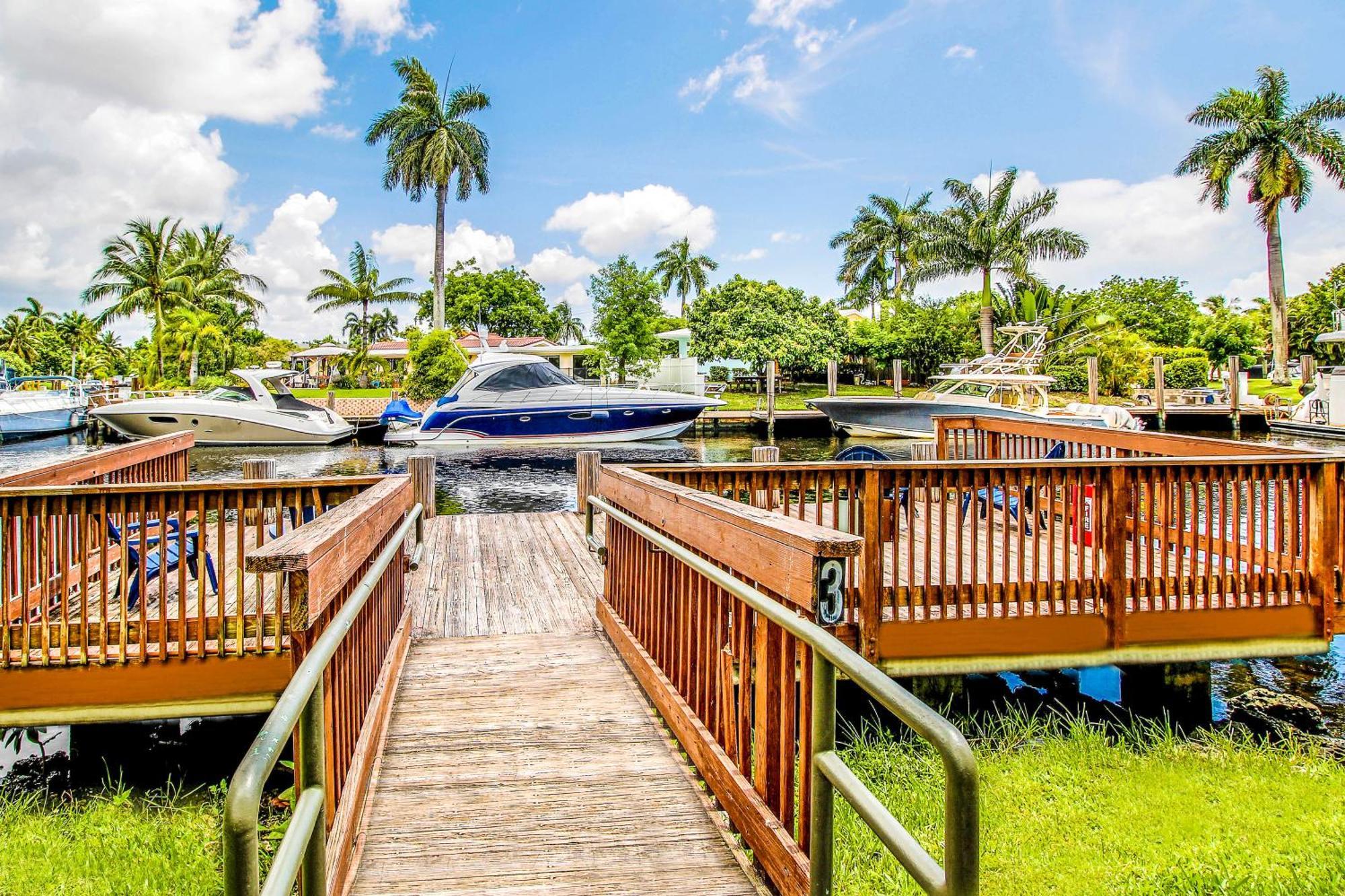 Stunning Centrally Located Apartments At New River Cove In South Florida フォート・ローダーデール エクステリア 写真
